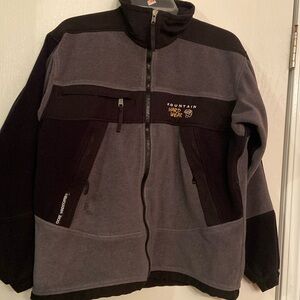 Boys M Mountain Hard Wear Jacket zip in front and one pocket on in side